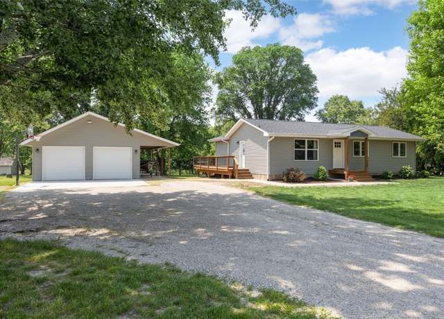 Property at 3920 Vern Acres Dr Dr, Center Point, IA 52213, 4 beds, 2 baths