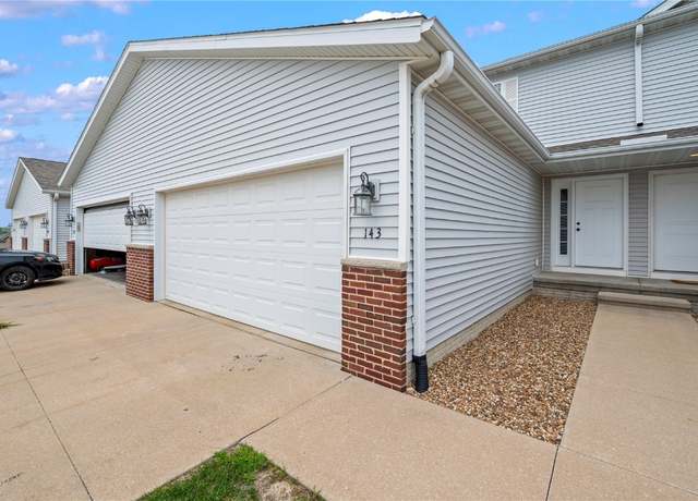 Property at 143 Woodstone Ln, Cedar Rapids, IA 52404, 3 beds, 2.5 baths