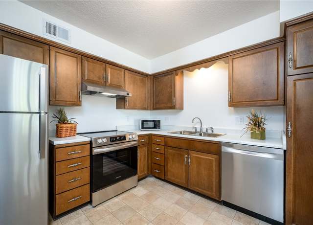 Property at 5703 Golden Ct NE #34, Cedar Rapids, IA 52402, 2 beds, 2 baths