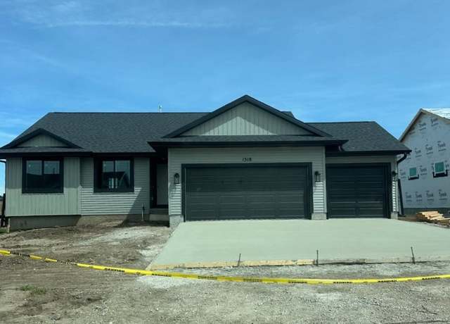 Property at 1318 Beringer Ct NE, Cedar Rapids, IA 52402, 3 beds, 2 baths