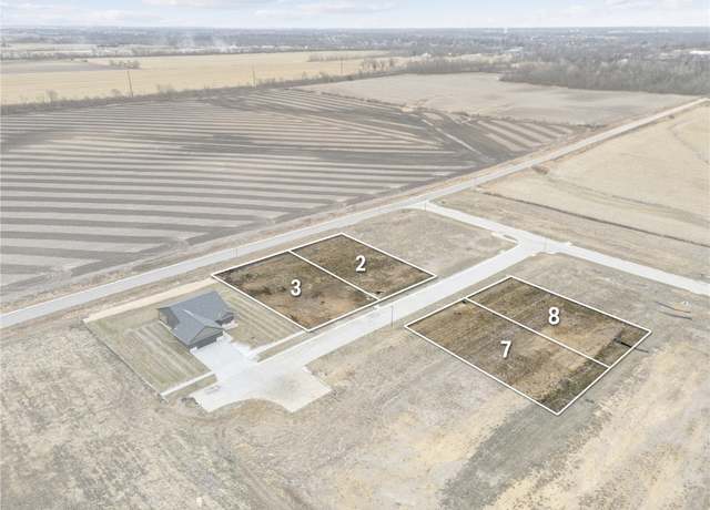 Property at 3320 Towne Ct, Robins, IA 52328