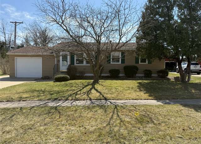 Property at 3001 2nd Ave Ave, Cedar Rapids, IA 52404, 3 beds, 2 baths