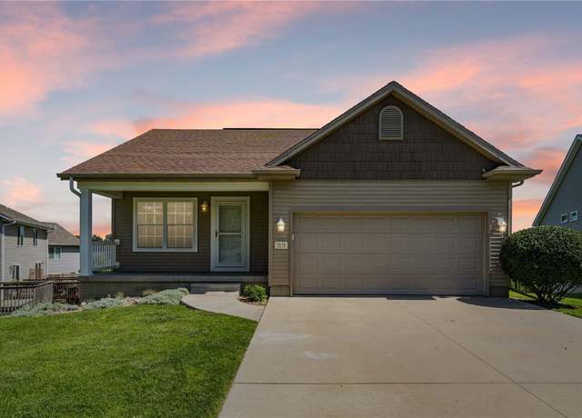 Property at 2121 Rosewood Dr NW, Cedar Rapids, IA 52405, 2 beds, 2 baths