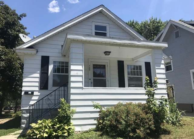 Property at 129 13th St NW, Cedar Rapids, IA 52405, 3 beds, 1 bath