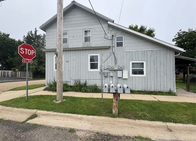 Property at 400 Vanderbilt St, Fairfax, IA 52228