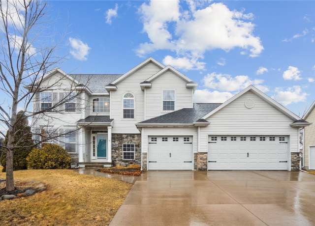 Property at 3020 Grey Wolf, Hiawatha, IA 52233, 4 beds, 2.5 baths