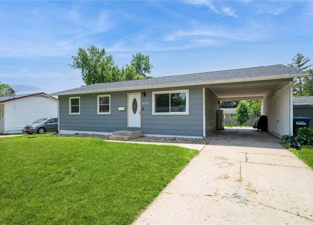 Property at 655 W 9th Ave, Marion, IA 52302, 3 beds, 2 baths