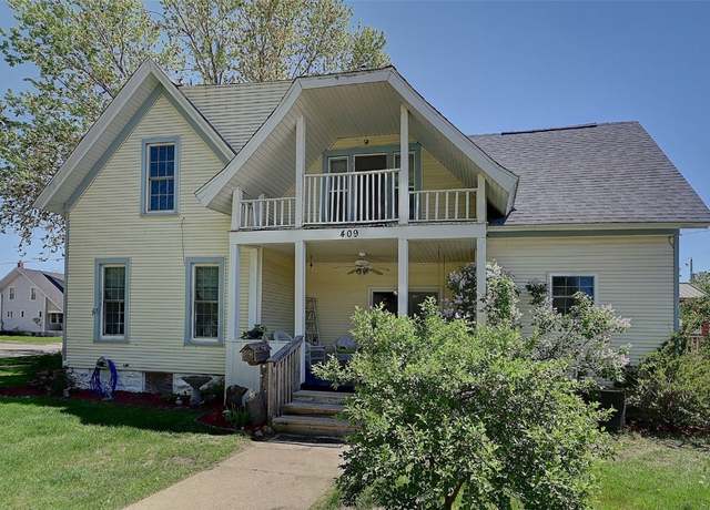 Property at 409 N Brewer St, Manchester, IA 52057, 4 beds, 2 baths