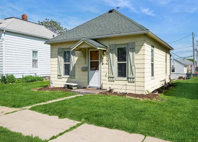 Property at 620 15th Ave SW, Cedar Rapids, IA 52404, 2 beds, 1 bath