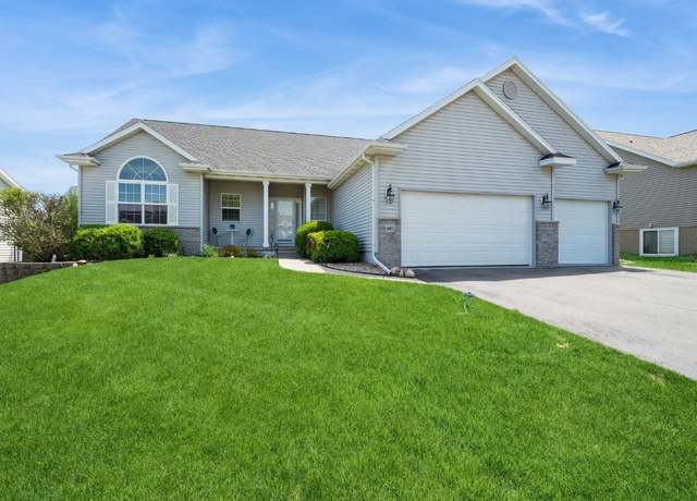 Property at 603 Rockhurst Dr SW, Cedar Rapids, IA 52404, 3 beds, 3 baths