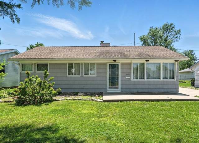 Property at 1635 Keith Dr NE, Cedar Rapids, IA 52402, 3 beds, 1 bath