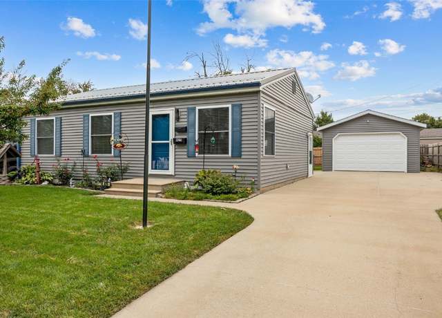 Property at 425 Day Street St NW, Cedar Rapids, IA 52405, 3 beds, 1 bath