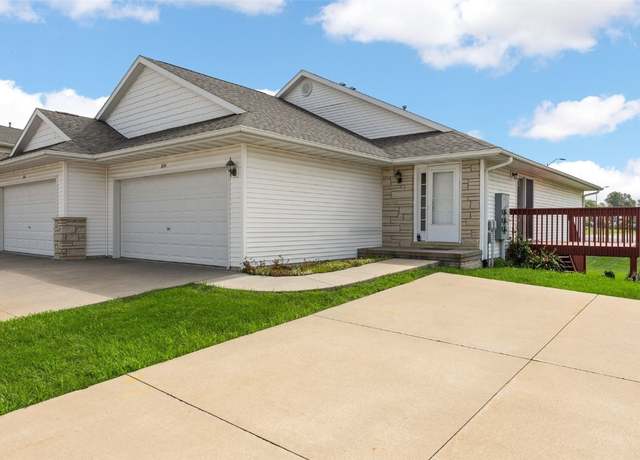 Property at 3734 Stoneview Cir SW, Cedar Rapids, IA 52404, 2 beds, 2.5 baths