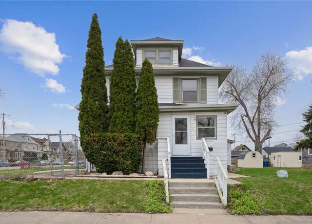 Property at 330 17th St SE, Cedar Rapids, IA 52403, 3 beds, 2 baths