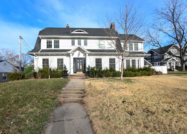Property at 510 Knollwood Dr SE, Cedar Rapids, IA 52403, 4 beds, 5 baths