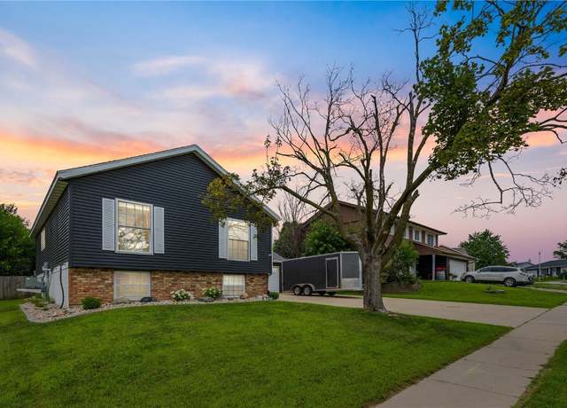 Property at 4325 Orchard Dr NW, Cedar Rapids, IA 52405, 4 beds, 3 baths