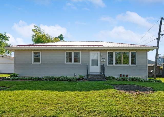 Property at 615 27th St NW, Cedar Rapids, IA 52405, 3 beds, 1.5 baths