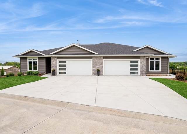 Property at 618 J Ave Ave NE, Cedar Rapids, IA 52402, 3 beds, 2.5 baths