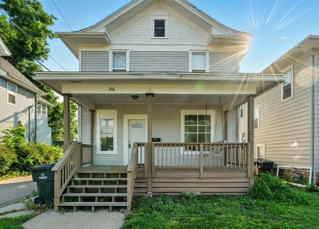 Property at 216 15th St NE, Cedar Rapids, IA 52402, 4 beds, 1.5 baths