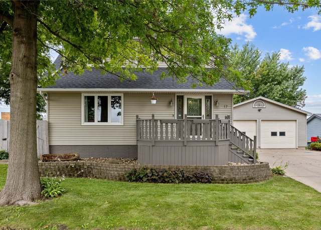 Property at 17 3rd Ave, Newhall, IA 52315, 3 beds, 1.5 baths