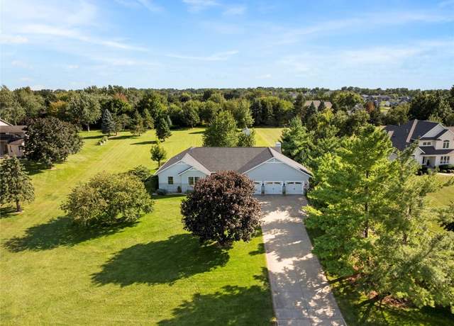 Property at 5843 Wells Ln, Cedar Rapids, IA 52411, 5 beds, 4 baths