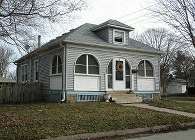 Property at 1928 H St, Iowa City, IA 52240, 2 beds, 1.5 baths