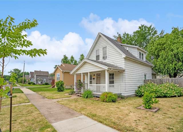 Property at 1206 9th St NW, Cedar Rapids, IA 52405, 3 beds, 1.5 baths
