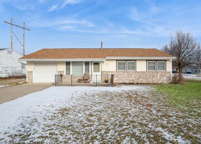 Property at 293 Jacolyn Dr NW, Cedar Rapids, IA 52405, 3 beds, 1 bath