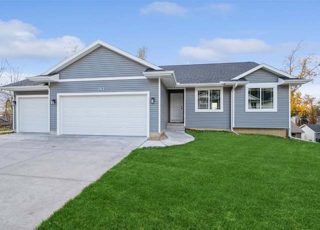 Property at 1913 Holly Meadow Ave SW, Cedar Rapids, IA 52404, 3 beds, 2 baths