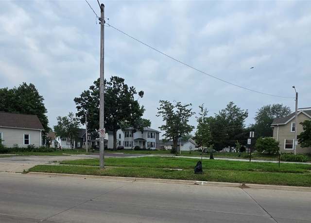 Property at 1100 C St SW, Cedar Rapids, IA 52404