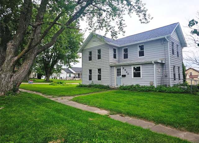 Property at 920 E Washington St, Center Point, IA 52213, 4 beds, 1 bath