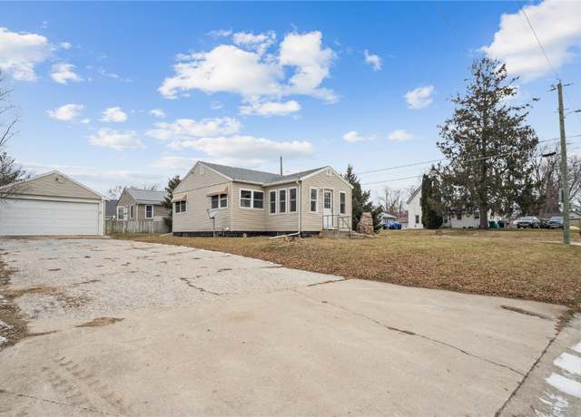 Property at 317 9th Ave NE, Independence, IA 50644, 2 beds, 1 bath