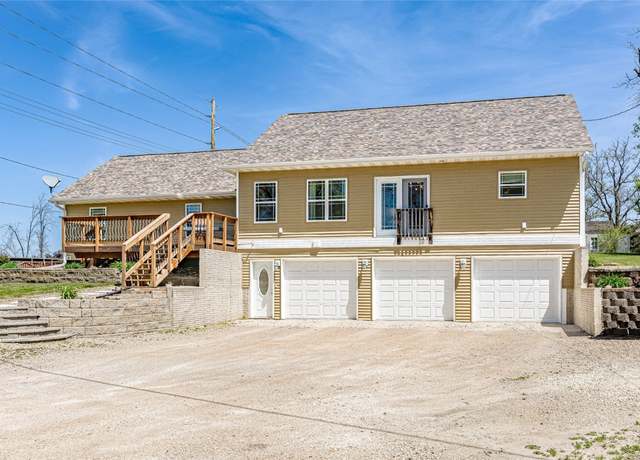 Property at 1100 Vernon Hill Blvd, Cedar Rapids, IA 52403, 4 beds, 3 baths
