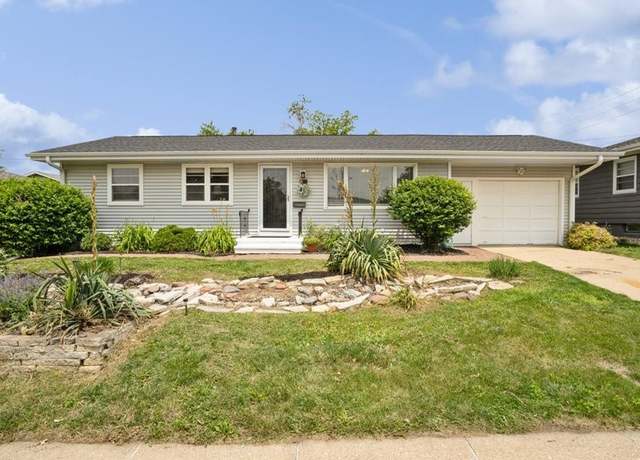 Property at 8 25th Ave SW, Cedar Rapids, IA 52404, 3 beds, 1.5 baths