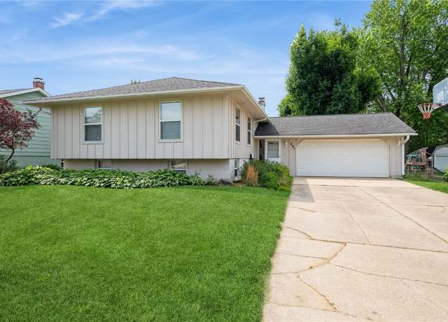 Property at 295 Norman Dr, Cedar Rapids, IA 52402, 3 beds, 2 baths