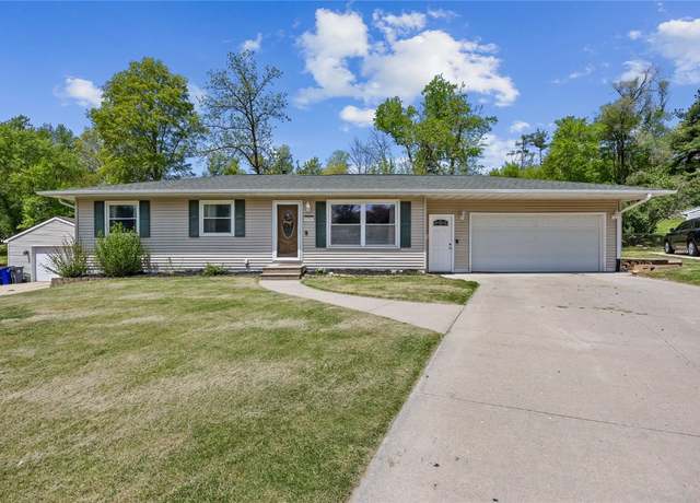 Property at 1750 Woodside Ct NW, Cedar Rapids, IA 52405, 3 beds, 2.5 baths