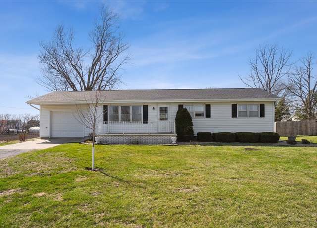 Property at 516 9th Ave, Clarence, IA 52216, 3 beds, 2 baths