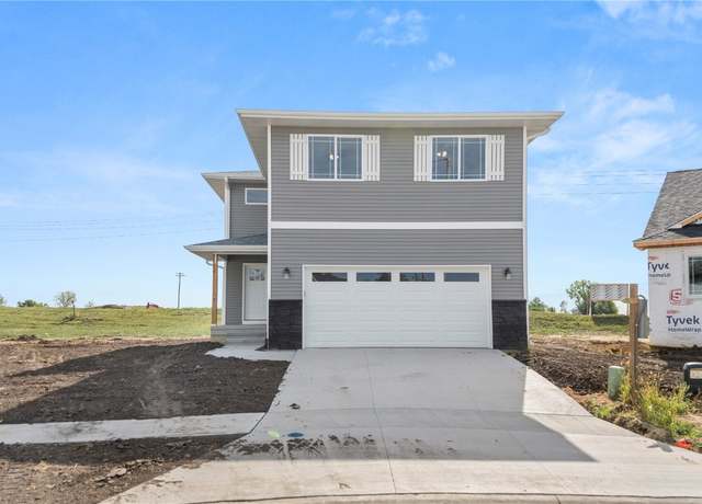 Property at 4803 Dostal Ct, Cedar Rapids, IA 52404, 3 beds, 2.5 baths