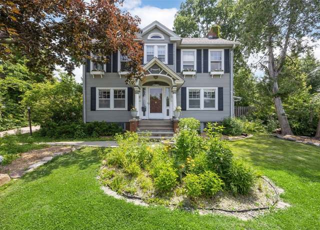 Property at 362 Garden Dr Dr SE, Cedar Rapids, IA 52403, 4 beds, 2.5 baths