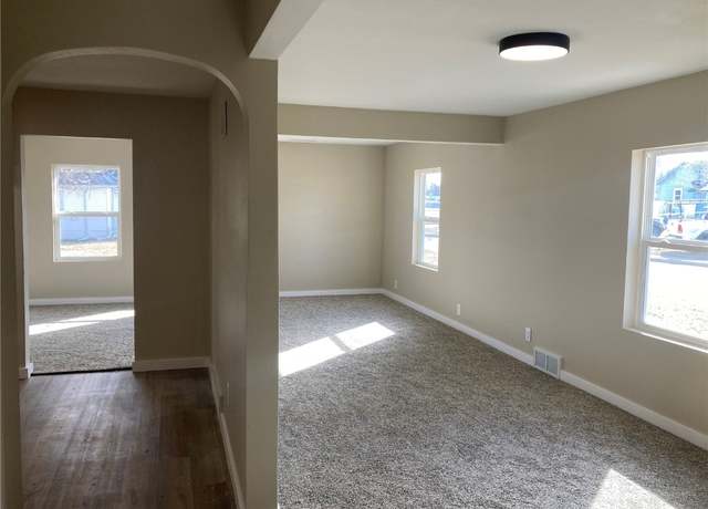 Property at 208 G Ave, Vinton, IA 52349, 2 beds, 1 bath