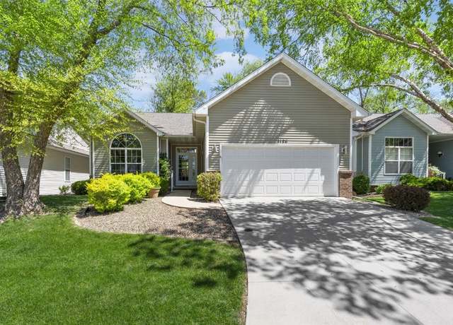 Property at 1126 Forest Glen Ct SE, Cedar Rapids, IA 52403, 2 beds, 2 baths