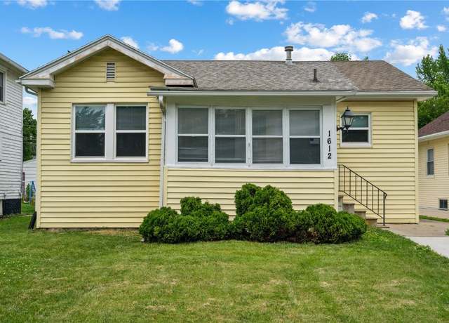 Property at 1612 Greene Ave NE, Cedar Rapids, IA 52402, 2 beds, 1 bath