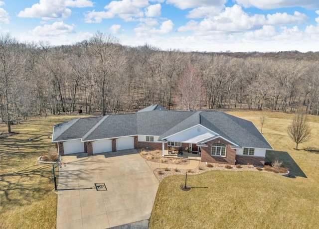 Property at 24594 110th St, Anamosa, IA 52205, 5 beds, 3.5 baths