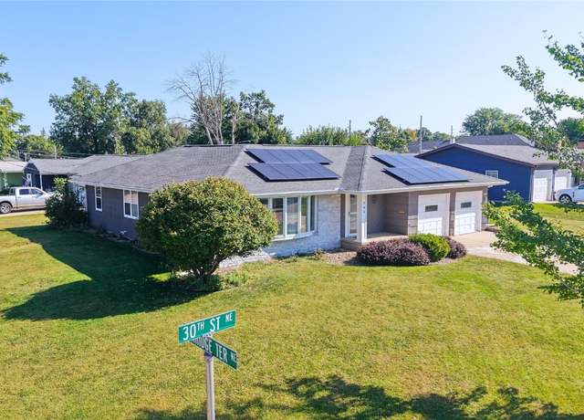Property at 744 30th St NE, Cedar Rapids, IA 52402, 3 beds, 2.5 baths