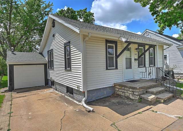 Property at 645 34th St St NE, Cedar Rapids, IA 52402, 2 beds, 1 bath