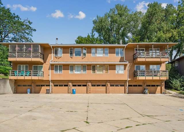 Property at 1724 Pikes Peak Ct NE, Cedar Rapids, IA 52402, 2 beds, 2 baths
