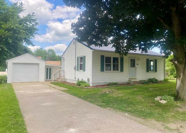 Property at 417 Maiden St, Center Point, IA 52213, 3 beds, 1 bath