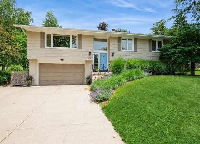 Property at 4288 Fox Meadow Dr SE, Cedar Rapids, IA 52403, 4 beds, 3 baths