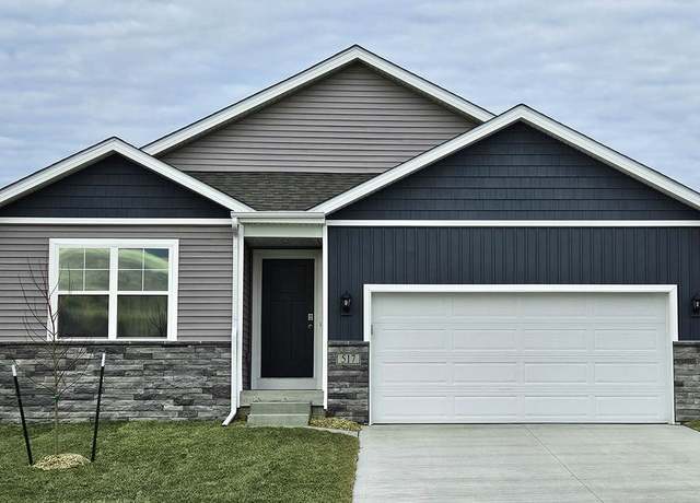 Property at 2801 Mary Dr, Hiawatha, IA 52233, 4 beds, 3 baths