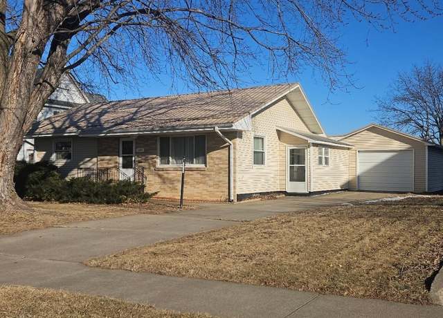 Property at 1405 9th Ave, Belle Plaine, IA 52208, 2 beds, 2 baths